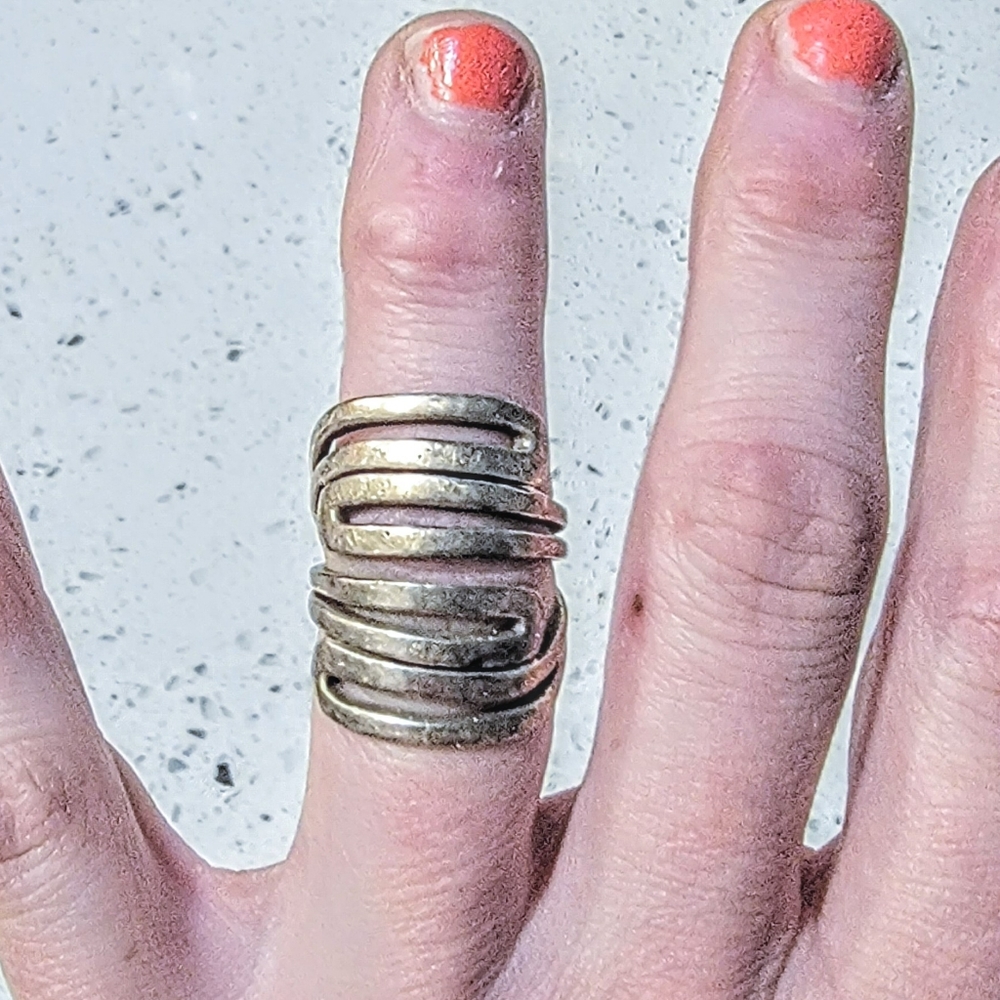 Silver Handcrafted Ring - image 4